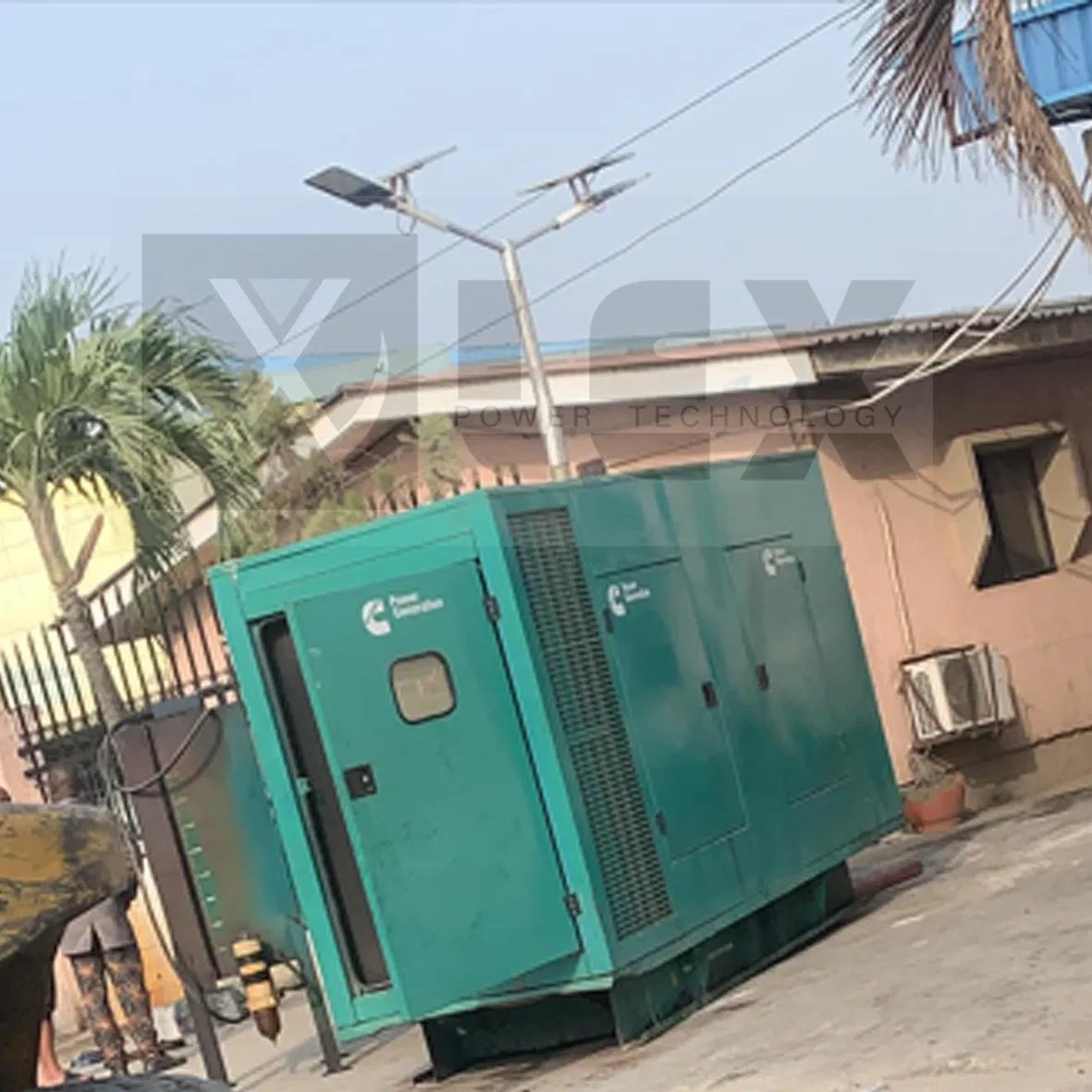 مولد ديزل من نوع كامينز عالي الكفاءة 50Hz 3 صامت المرحلة 286kv 175kVA مع تحكم ATS لتوفير الطاقة الاحتياطية الصناعية مولد التيار المتردد