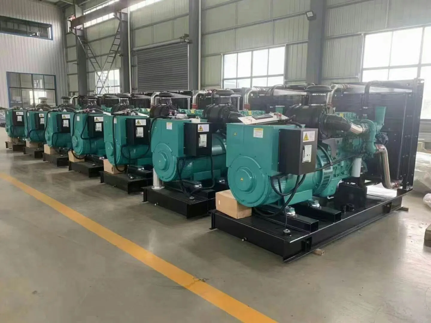 180kVA مجموعة مولدات ديزل كامينز الصامتة بأقل سعر