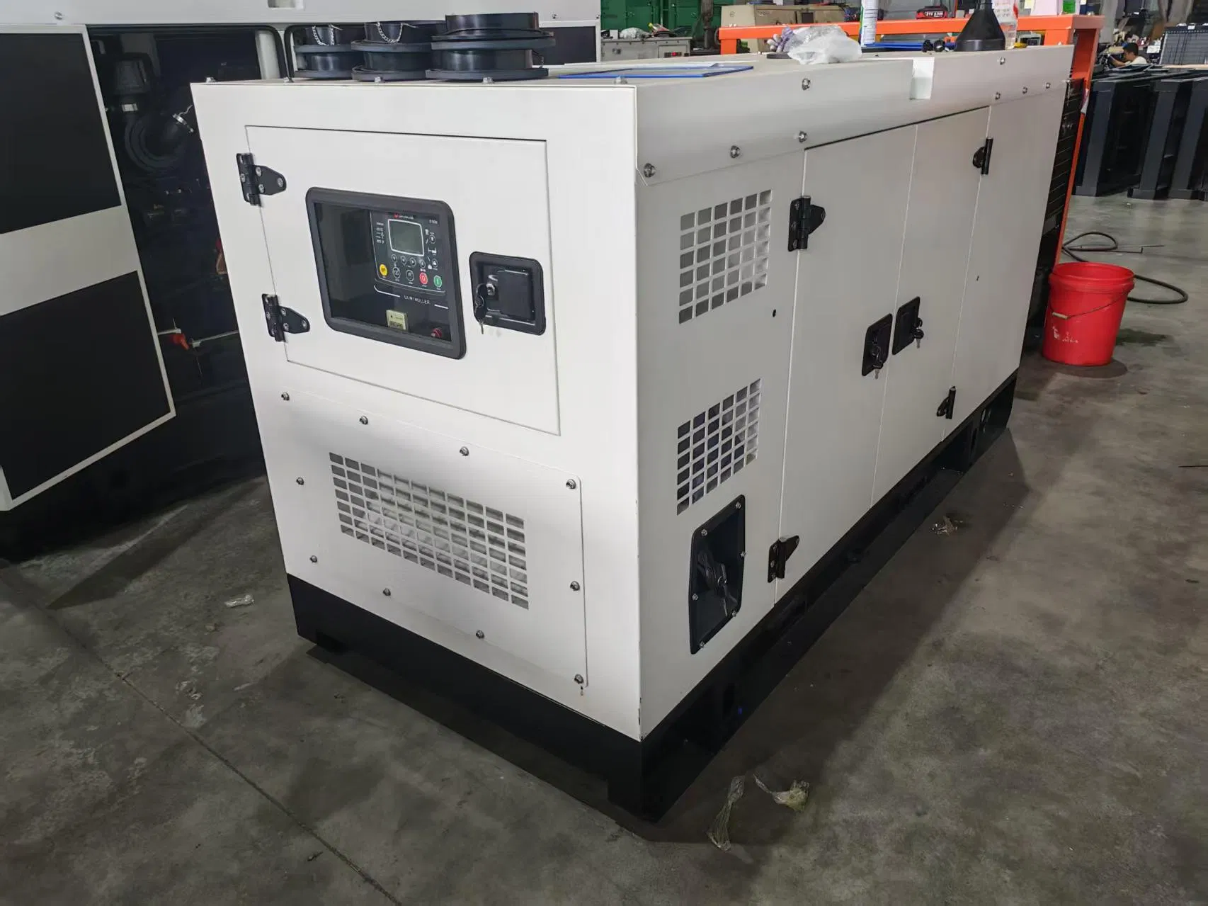 Customized Marine Diesel Generator Sets of 125kVA, 120kw, 150kw, 180kw, 200kVA, and 250kVA Are Manufactured by Cummings Generators