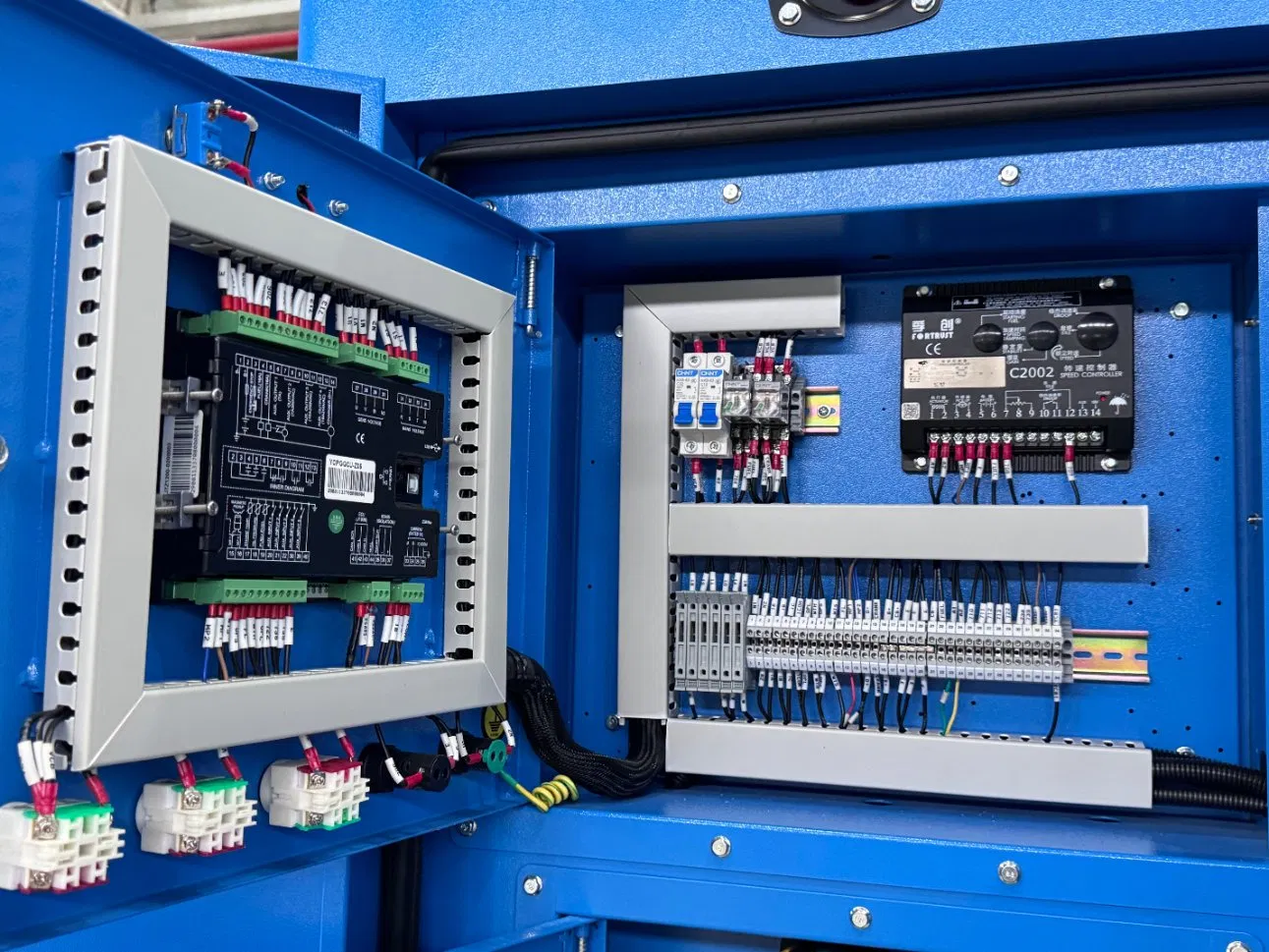 مولد يوتشاي للطاقة الاحتياطية الطارئة صامت 360kw/450kVA مجموعة مولدات ديزل عازلة للصوت