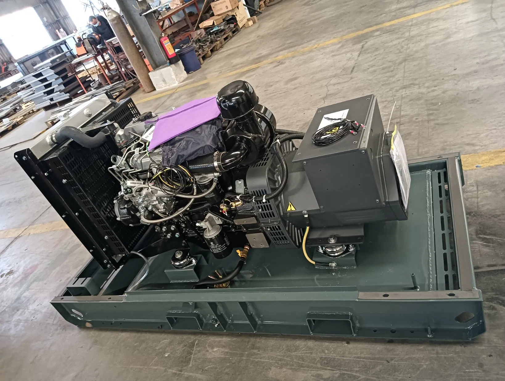 استخدام الأرض استخدام بحري مجموعة مولدات الديزل 375kVA 413kVA بمحرك قوي سعر فوب
