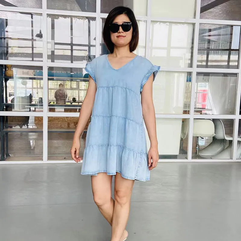 Vestido de tirantes sin mangas con volantes en V de algodón vaquero vintage de lavado ligero