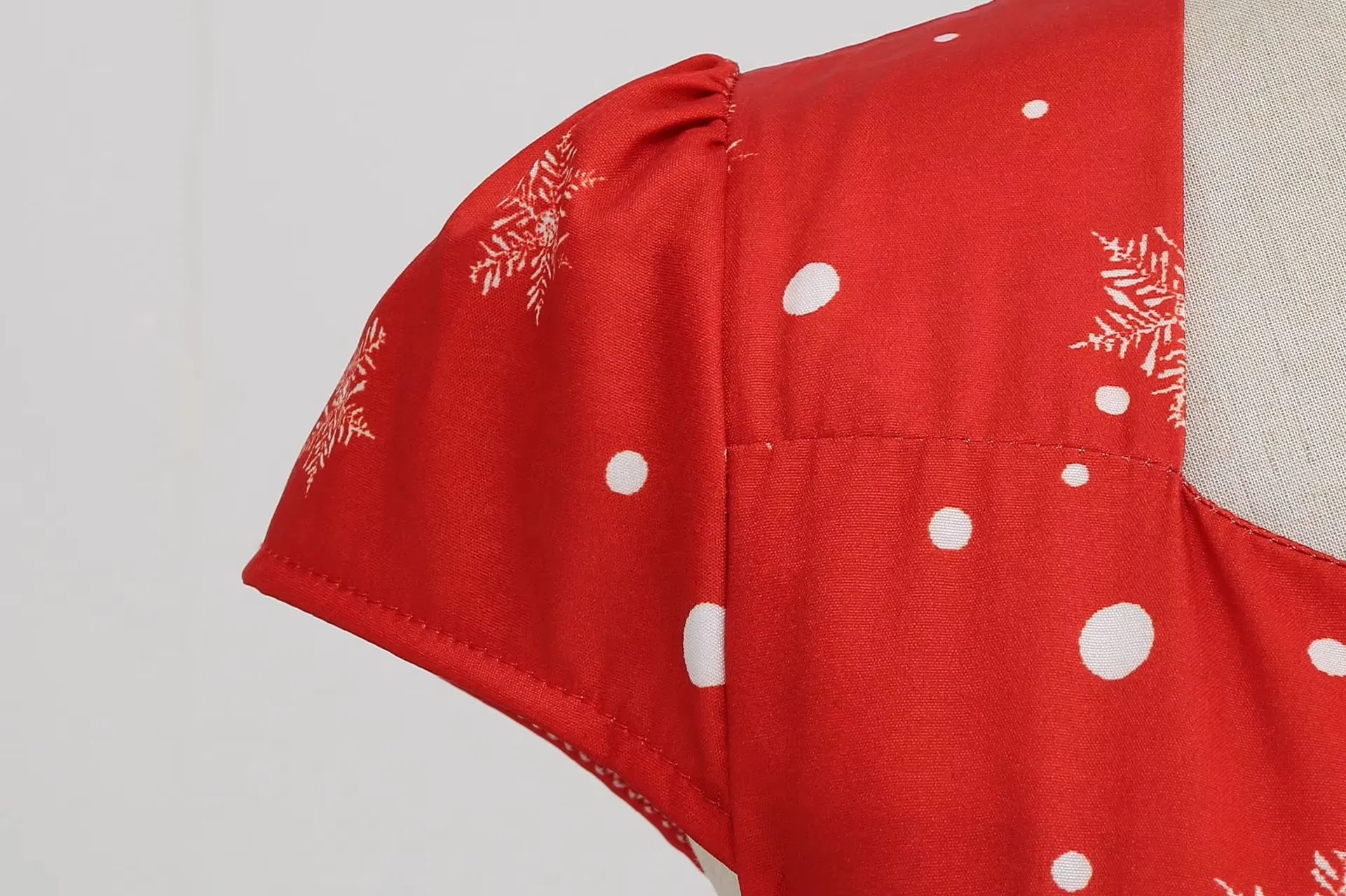 Detalle vestido de Navidad