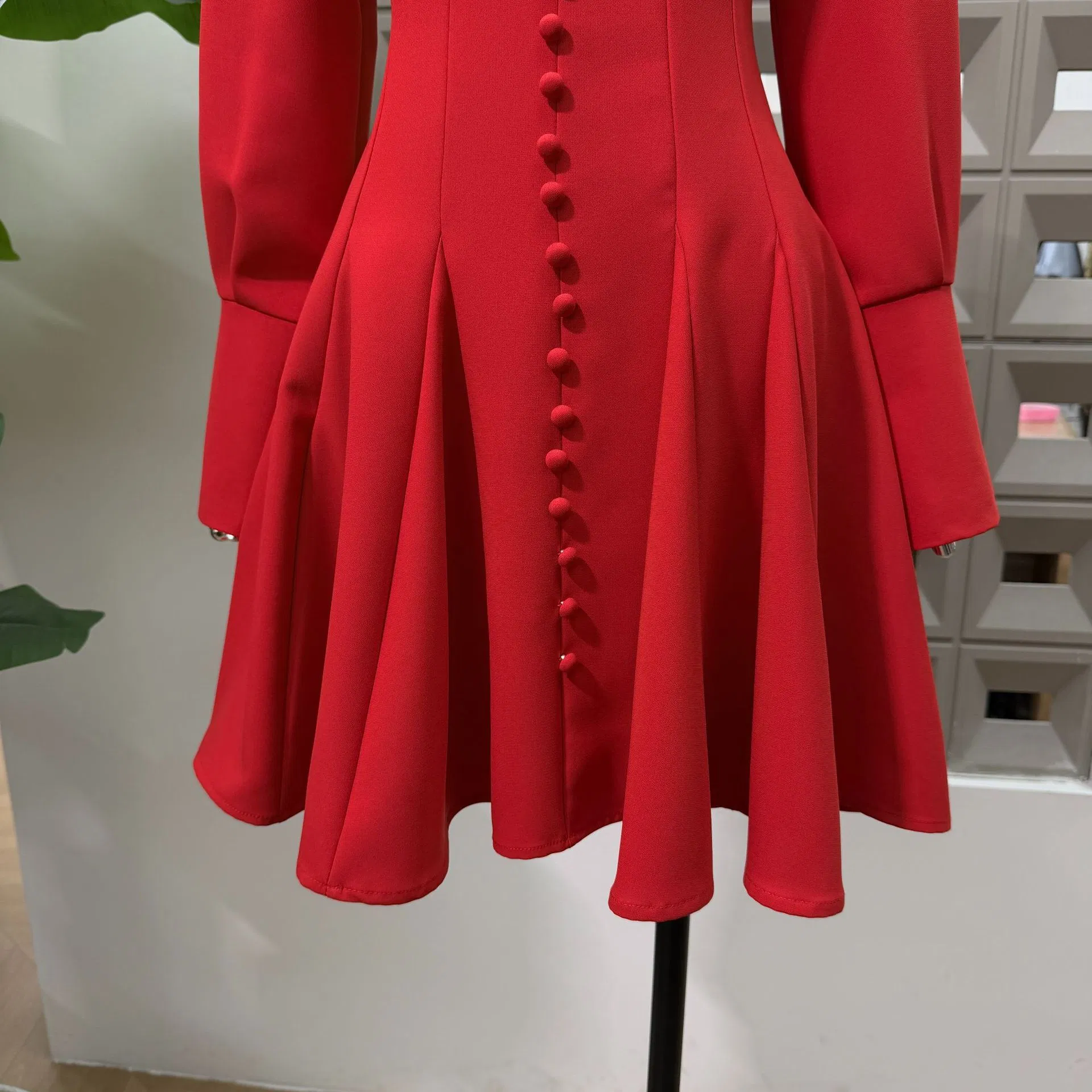 Ropa de boutique primavera nueva elegante falda corta para mujer ajustada de color puro vestido elegante de manga larga