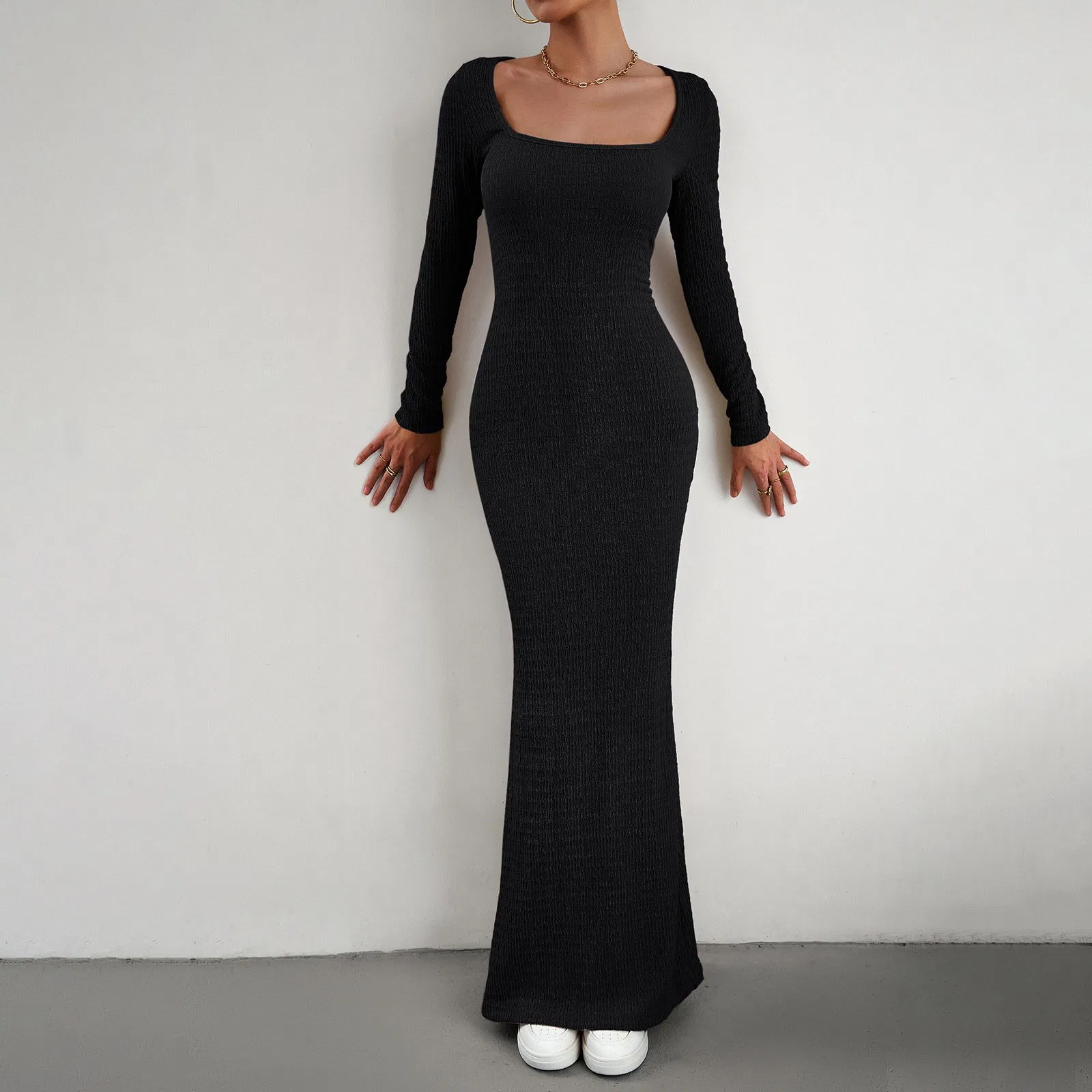 Vestido de mujer con escote cuadrado y mangas largas Ropa personalizada al por mayor Boutiques europeas Moda femenina Vestido de tirantes para mujeres