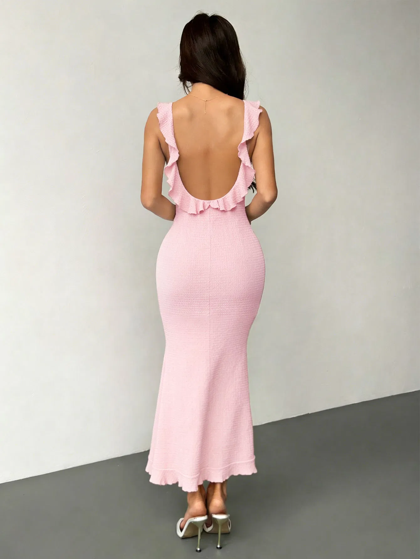 Vestido largo de mermaid con tirantes de espagueti, volantes, escote en V y alta abertura, ajustado y elegante, ideal para vacaciones y fiestas