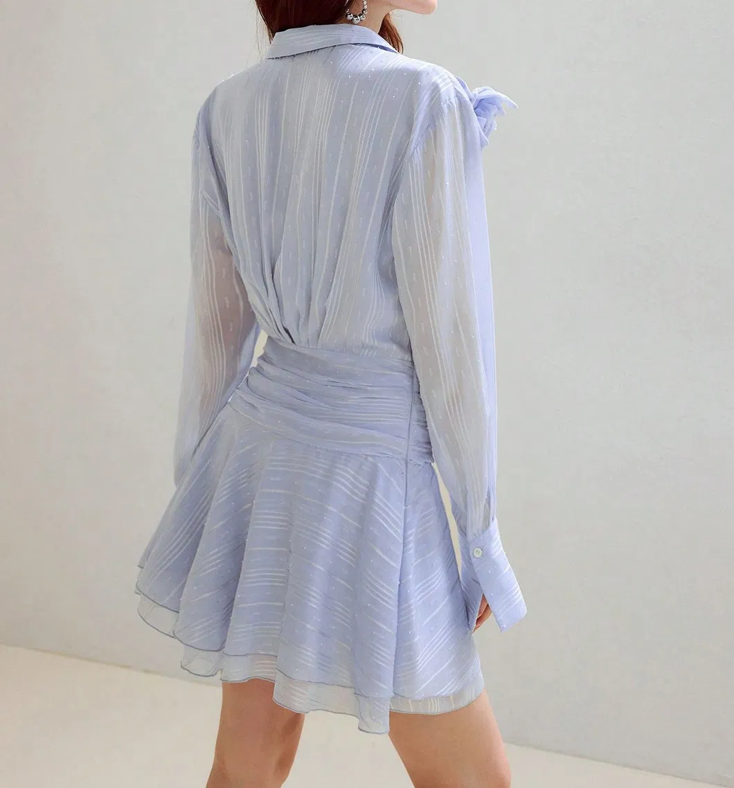 Vestido de camisa con volantes elegante, detalles del tejido