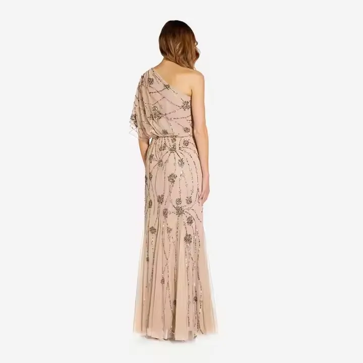 Detalle del vestido elegante 2