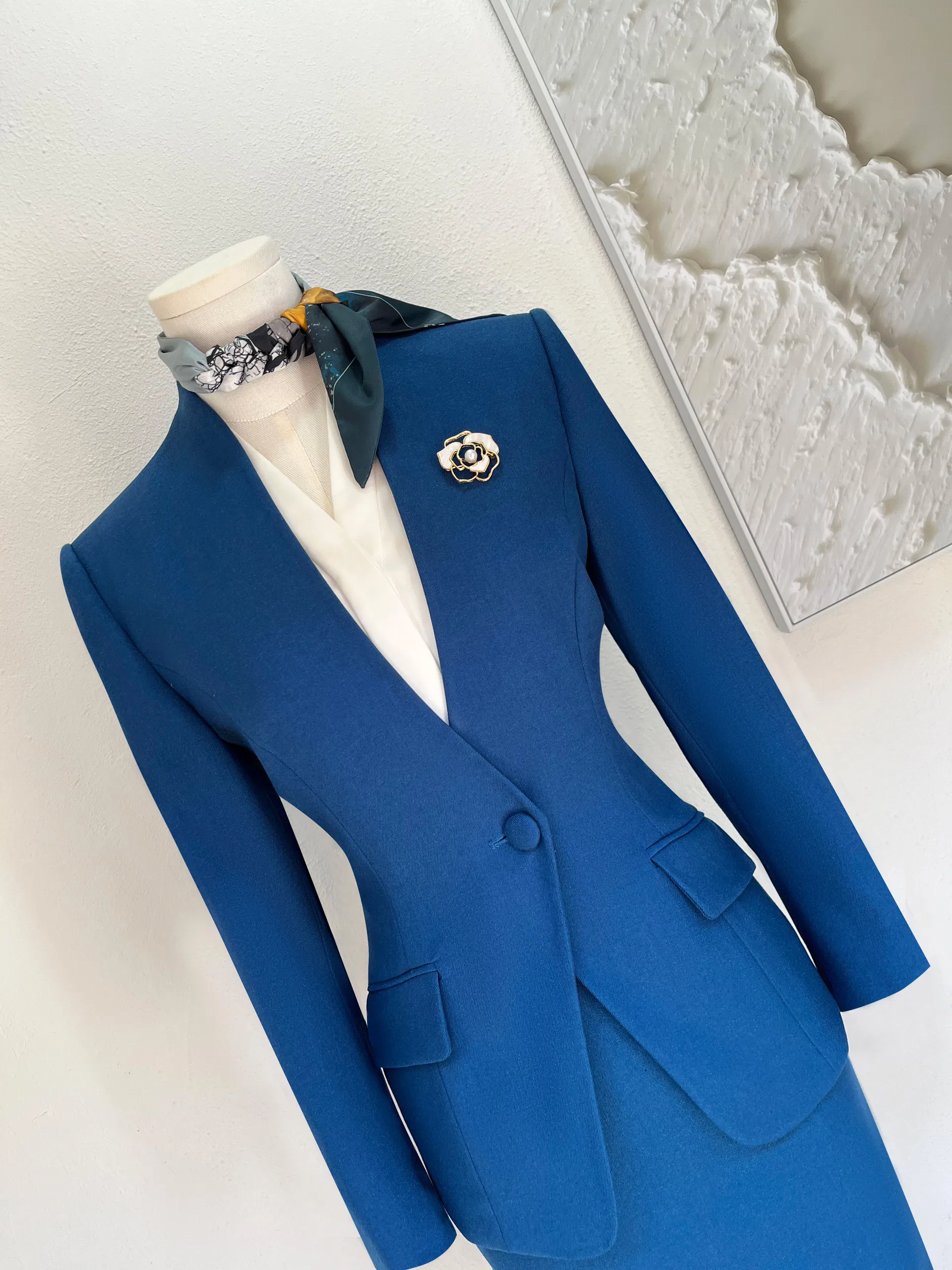 Vestidos de trabajo personalizados para mujeres en poliéster azul al por mayor