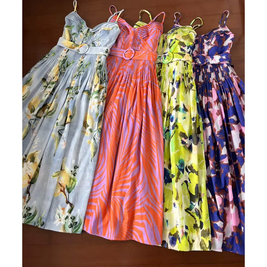 Vestidos de mujer verano nuevos estilos con encaje retro impreso de tirantes con temperamento