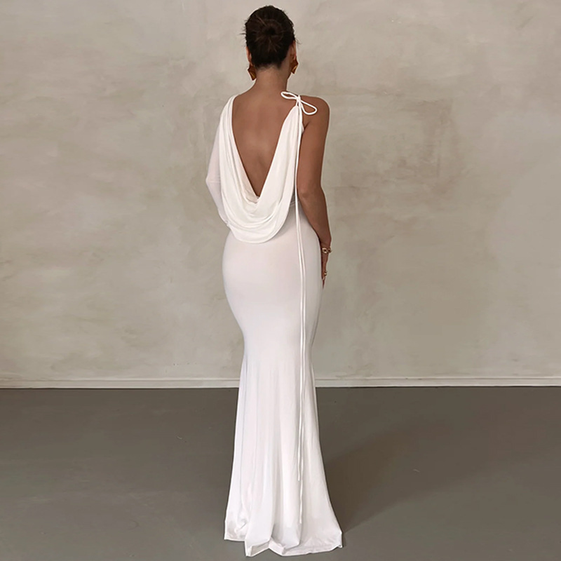 Vestido largo de mujer elegante de una sola manga, sin espalda y con escote en V profundo