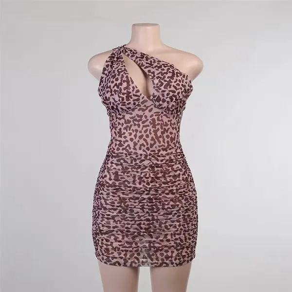 Vestido mini de malla con un hombro, estampado de leopardo, con abertura y fruncido sexy para mujeres - Diseño trasero