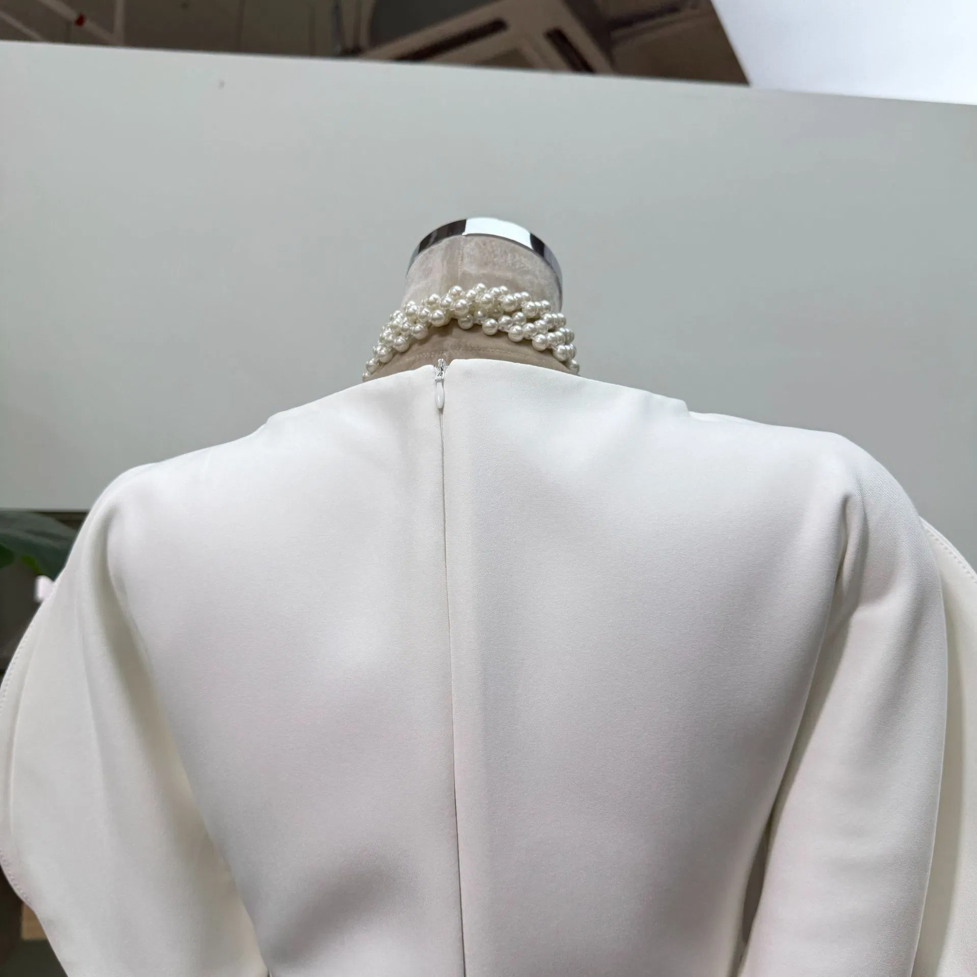 Elegante diseño de vestido femenino