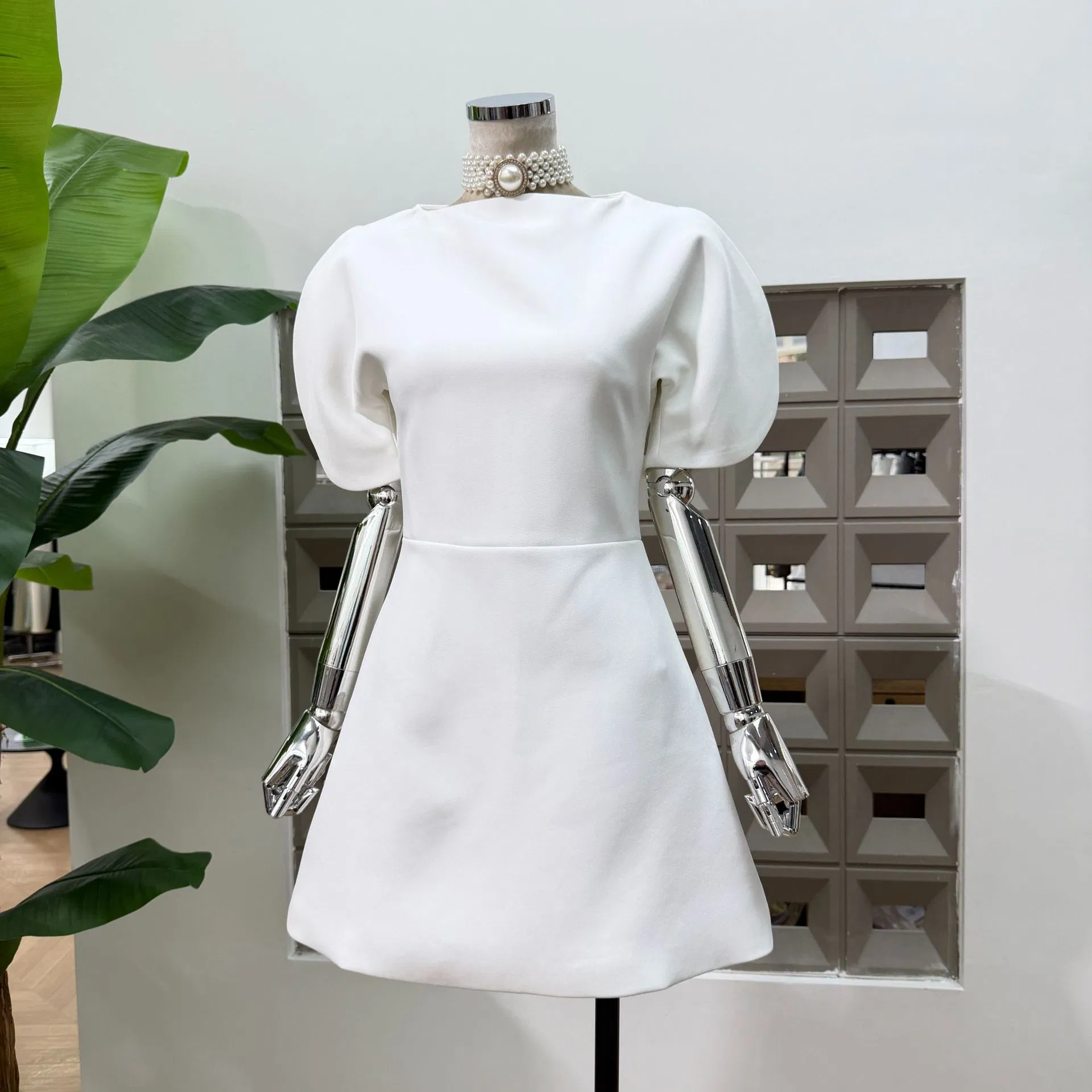 Elegante vestido de verano para mujer con cuello redondo