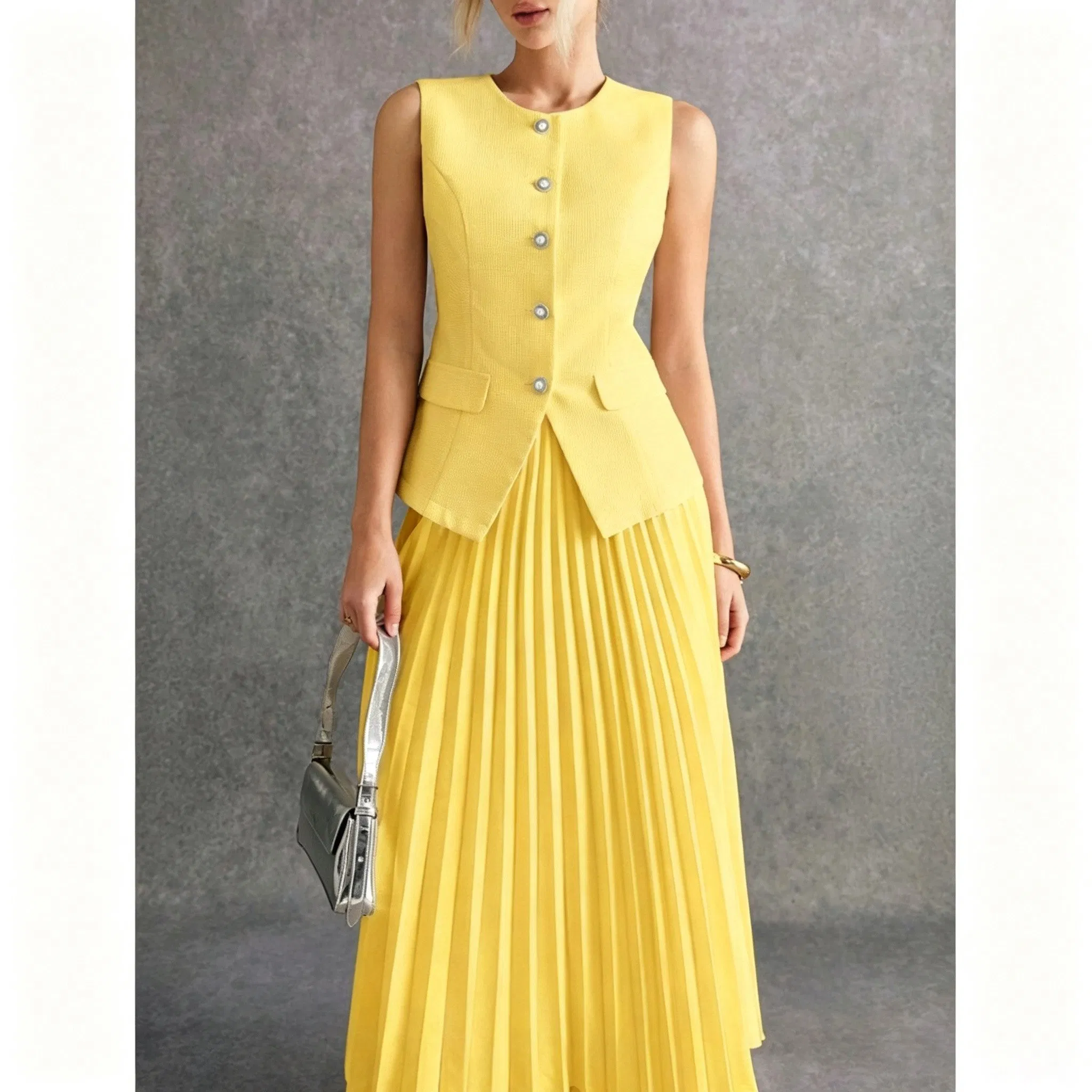 Fabricante Mayorista Personalizado Todo Sobre Verano Elegante Amarillo Chaleco Sin Mangas y Conjunto de Falda MIDI Plisada Sin Mangas Cuello Cuadrado Vestidos para Damas Mujeres