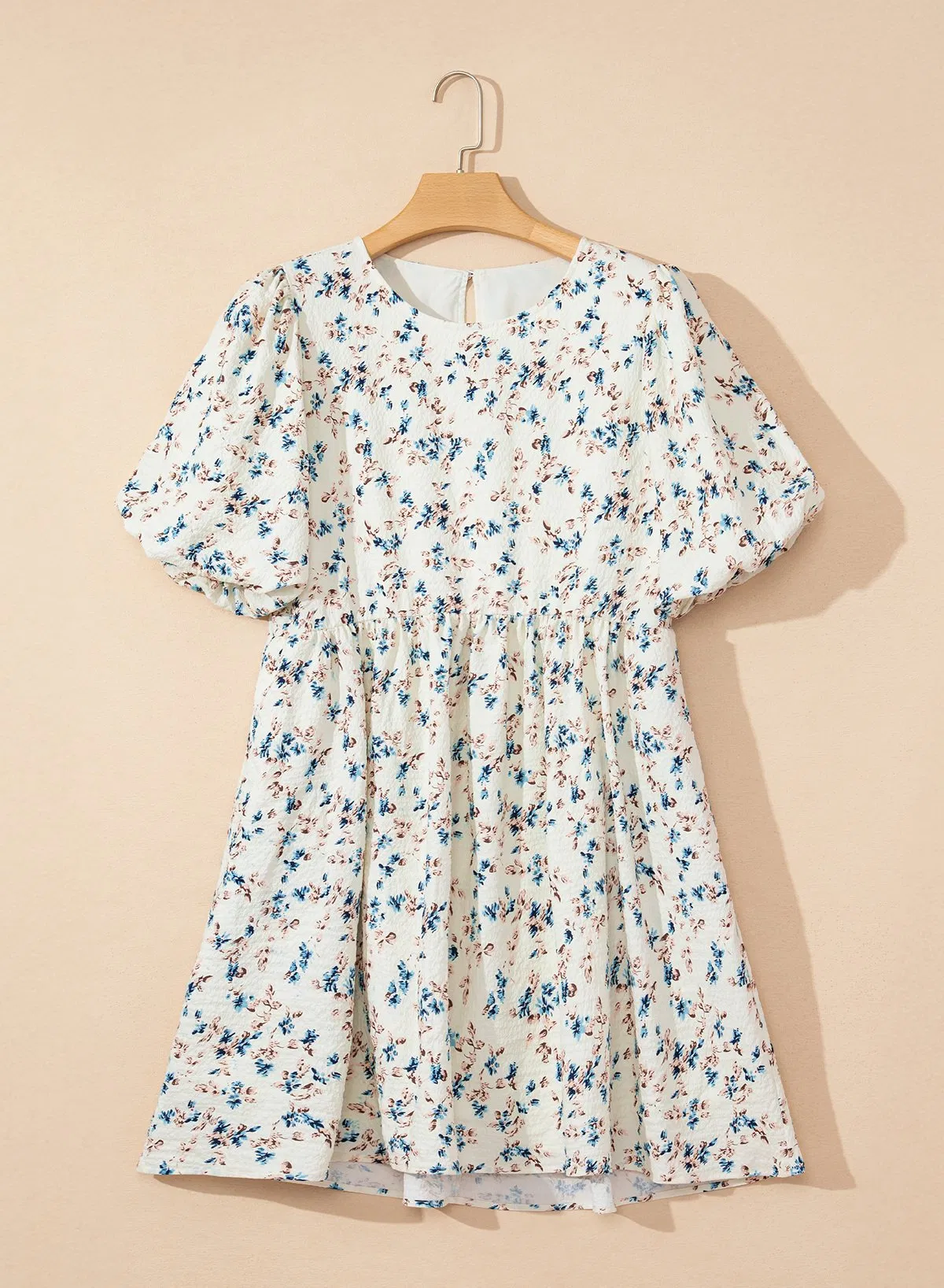 Querido Amor Boutique Mayorista Vestido de Mujer Floral con Mangas Cortas Abullonadas Cintura Imperio Mini Vestido para Mujeres