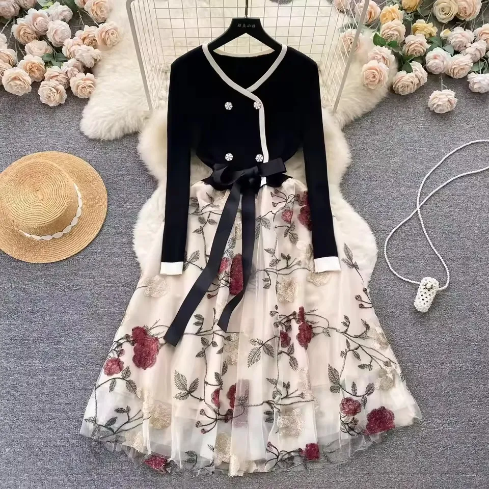 Vestido largo de encaje de ganchillo ventilado y de moda para mujeres de alta calidad