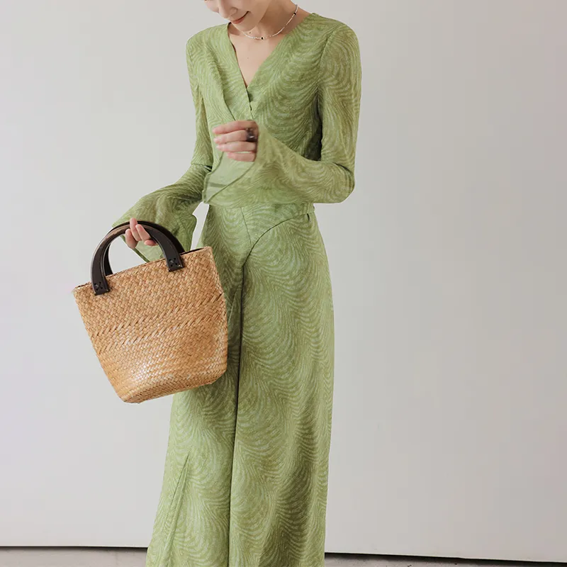 Vestido ajustado de manga larga verde elegante con escote en V para mujeres