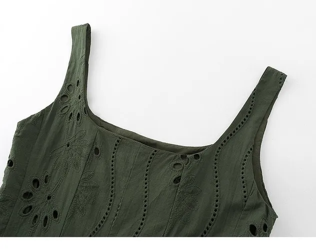 Vestido largo de alta calidad sin tirantes, con cortes, cintura ceñida y cintura alta