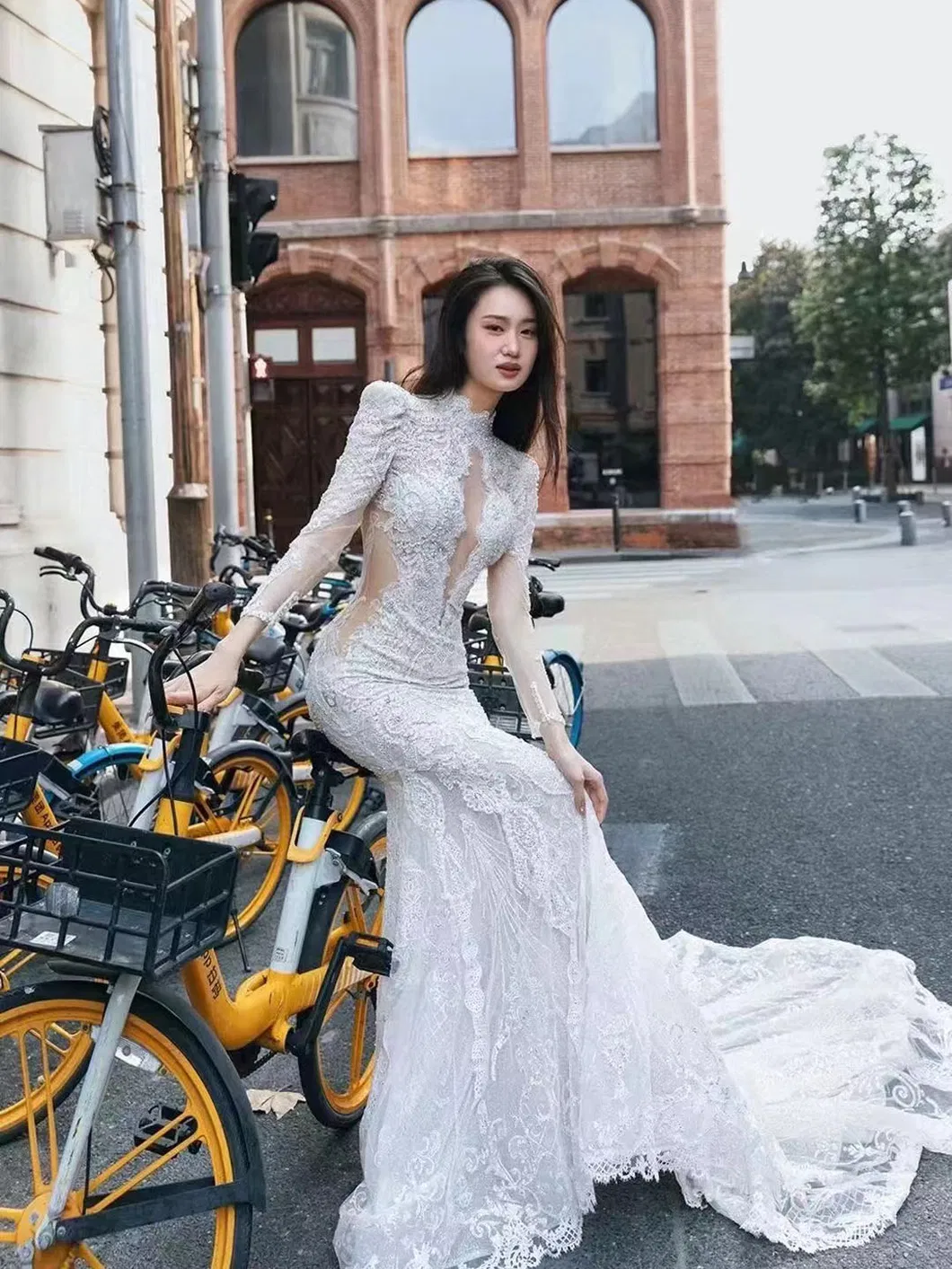 Vestido de novia de sirena de tul suave color marfil para mujer con mangas de cuello alto