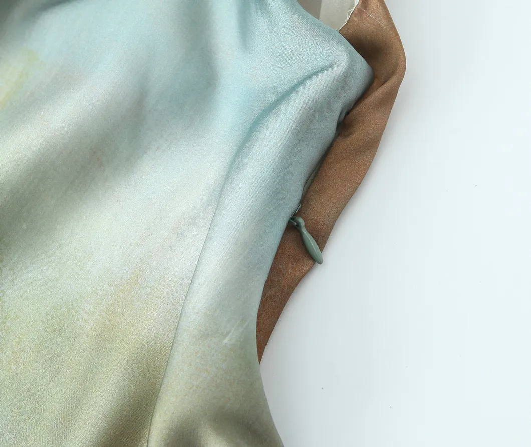 Detalle del vestido elegante de satén