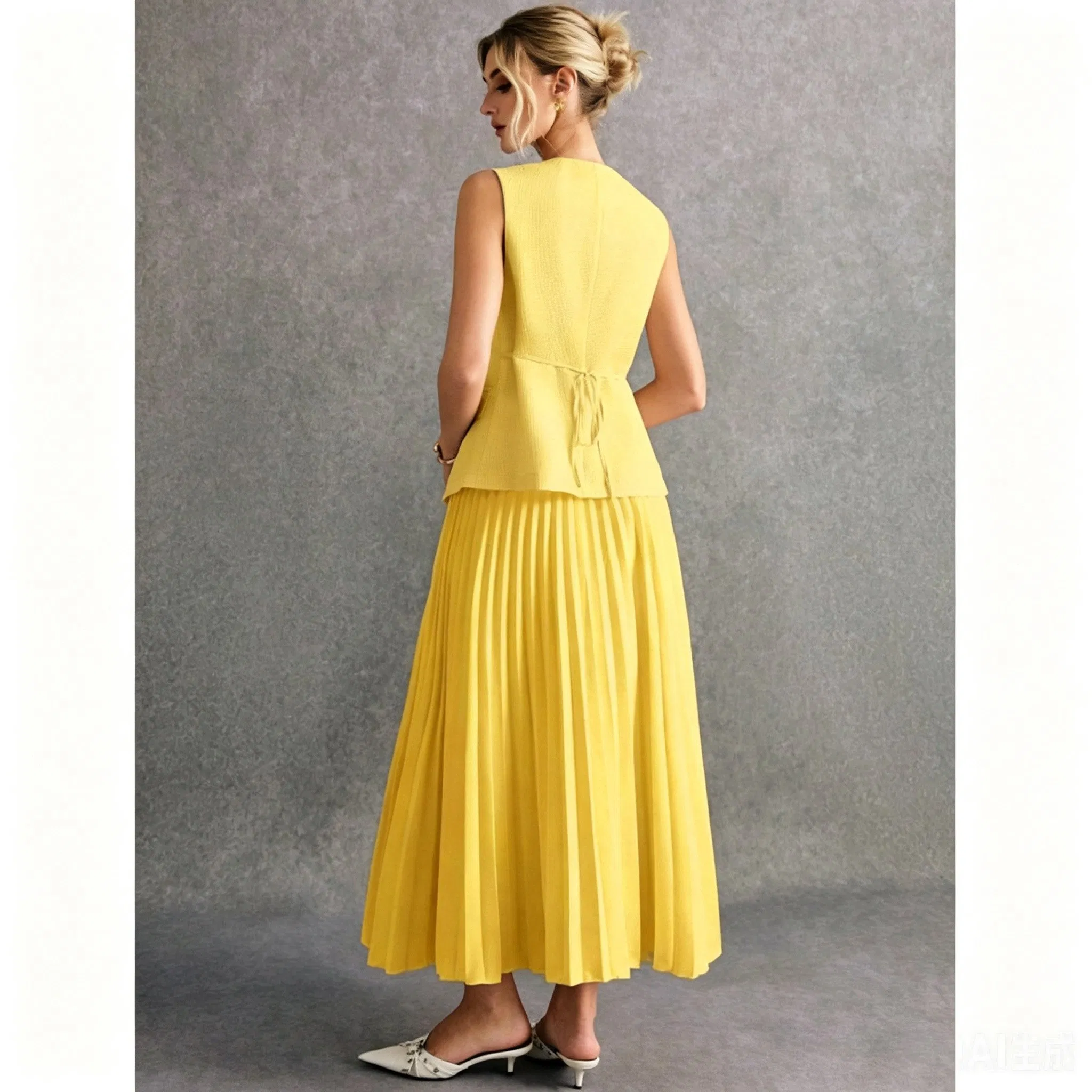 Fabricante Mayorista Personalizado Todo Sobre Verano Elegante Amarillo Chaleco Sin Mangas y Conjunto de Falda MIDI Plisada Sin Mangas Cuello Cuadrado Vestidos para Damas Mujeres