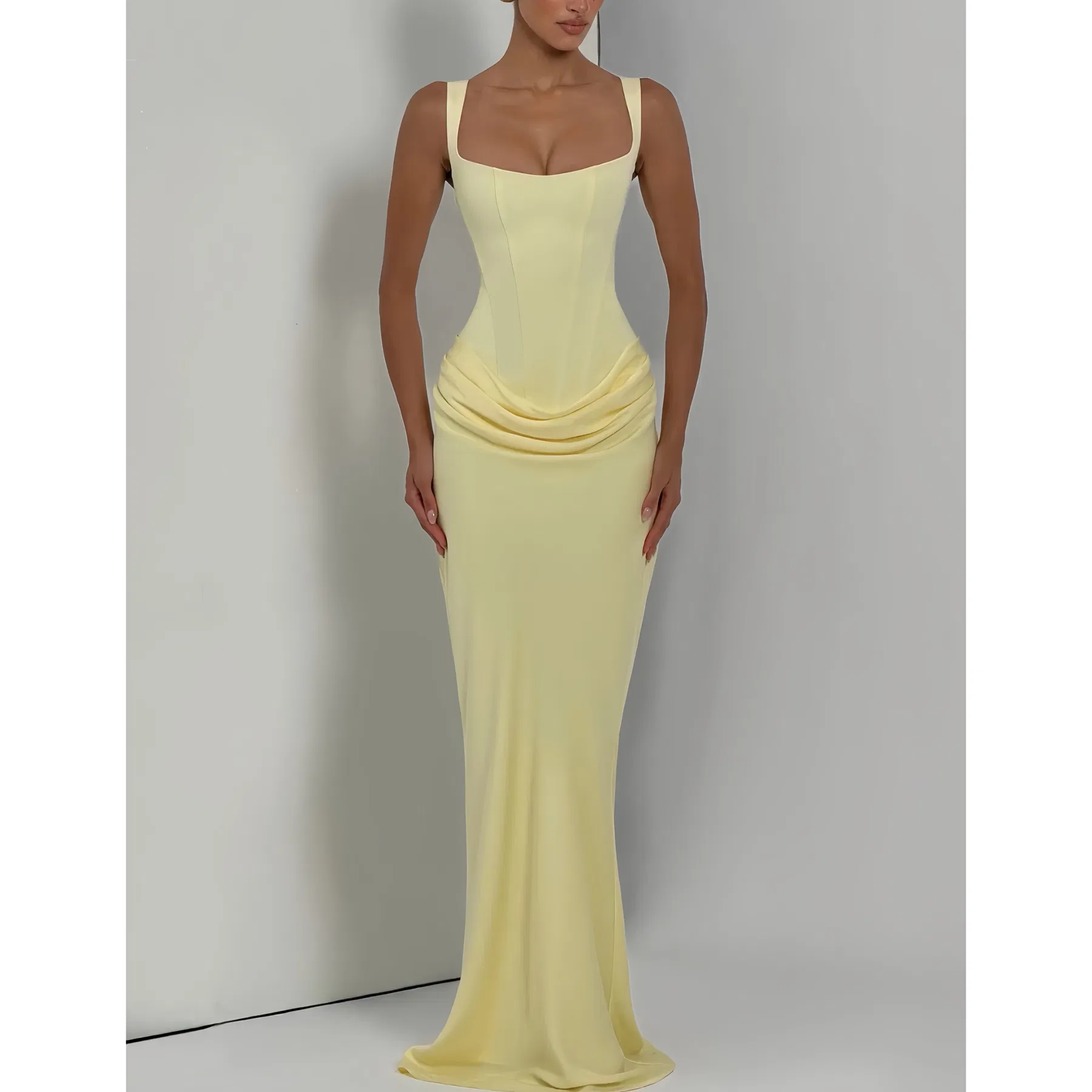 Vestido de lujo ligero de alta calidad para mujer, sin tirantes, con diseño de espina de pescado, plisado y ajuste ceñido