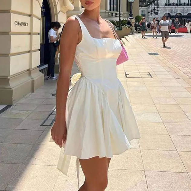 Vestido mini sin mangas de diseño personalizado de verano para mujeres, sexy y casual, con lazo en la cintura tejida, aspecto natural, vestido de fiesta