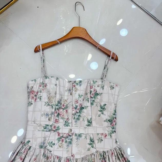 Detalle vestido de mujer