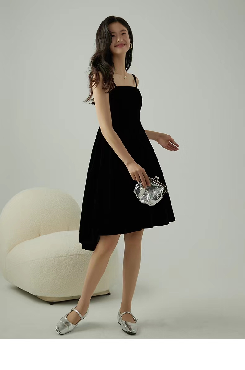Vestido de tirantes mini negro de terciopelo A-line para mujeres, de alta calidad, para fiestas y ocasiones especiales
