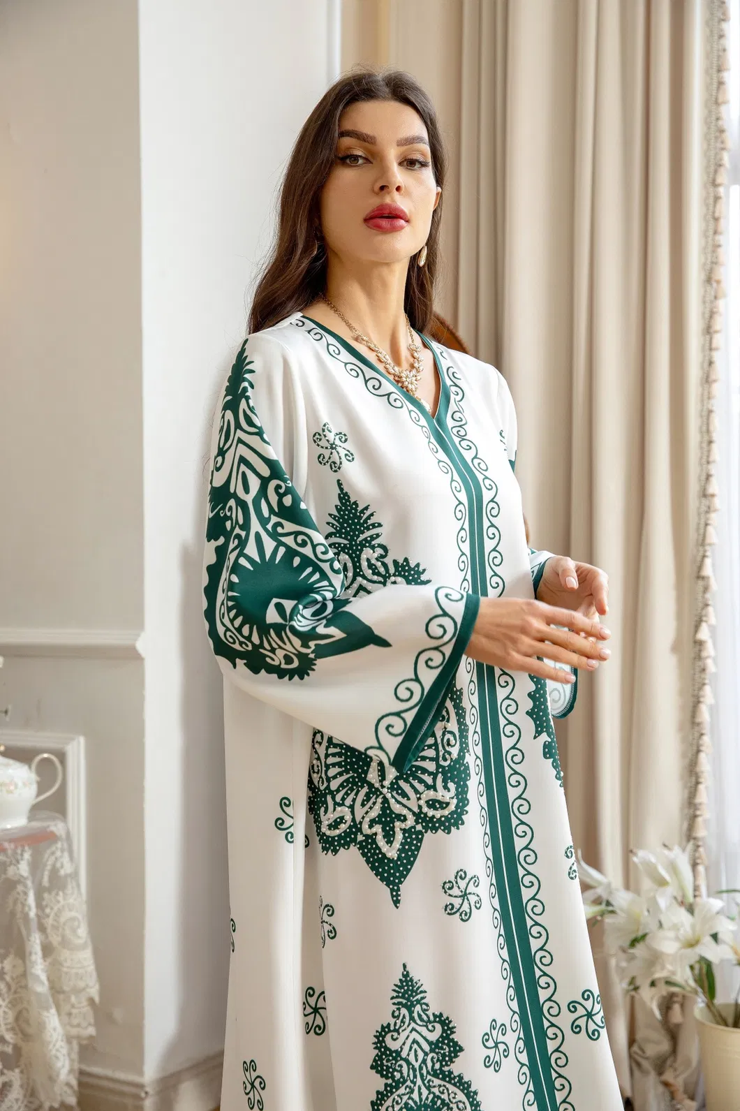 Vestido de kaftán de lujo de Dubái para mujeres con adornos de strass y cuentas