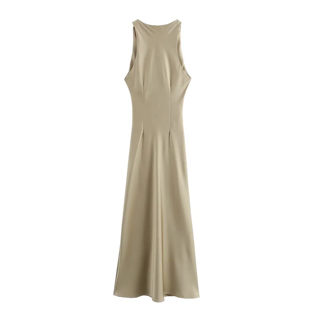 Modelo vestido satén estilo francés