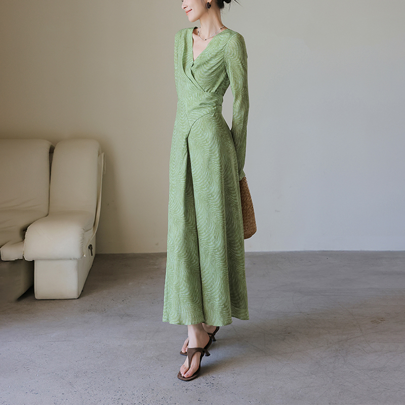 Vestido ajustado de manga larga verde elegante con escote en V para mujeres