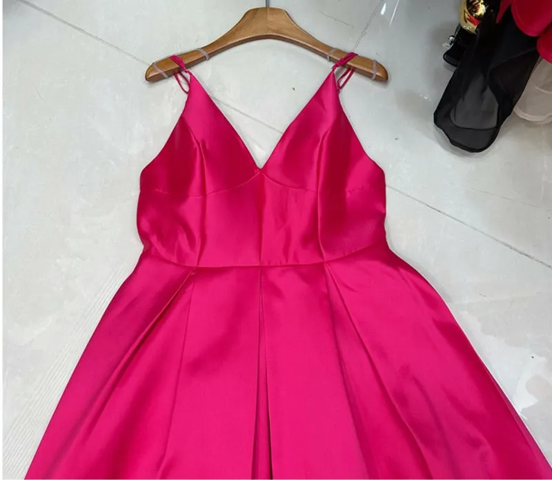 Ropa de boutique al por mayor Ropa de mujer Diseño de nuevo producto Vestido con cuello en V y cremallera Largo y elegante Ropa de mujer Vestido de mujer