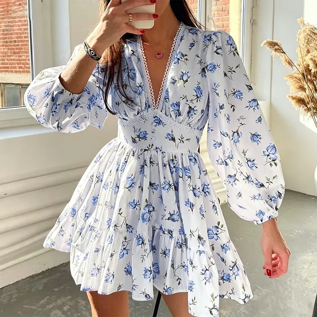 Vestido Mini de Estampado Floral para Mujeres con Escote en V, Detalle de Encaje, Manga Larga Abullonada, Vestido Corto con Volantes en Capas, Casual de Verano, Vacaciones, Playa