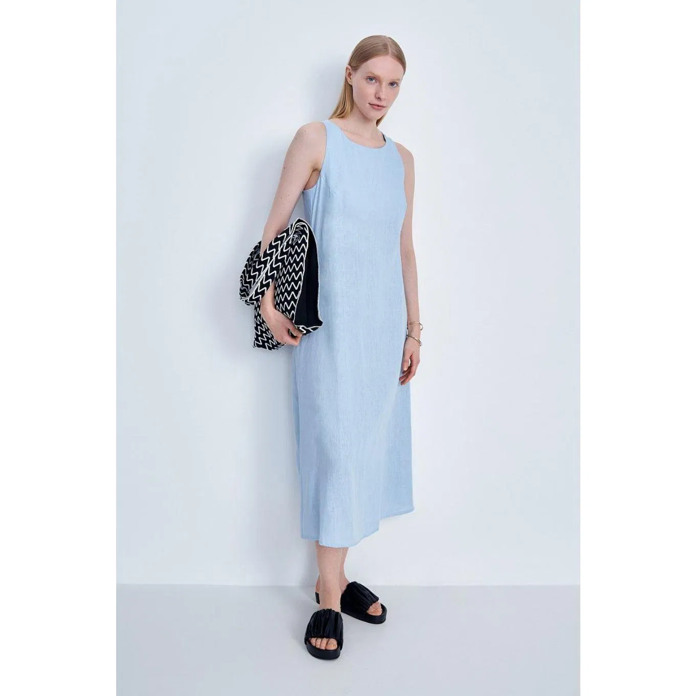 Vestido largo sin mangas de lino azul cielo para oficina de mujeres, con espalda descubierta