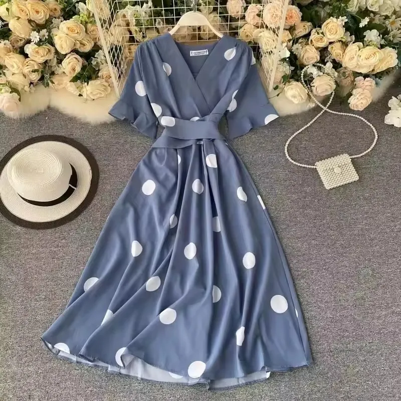 Vestido largo de encaje de ganchillo ventilado y de moda para mujeres de alta calidad