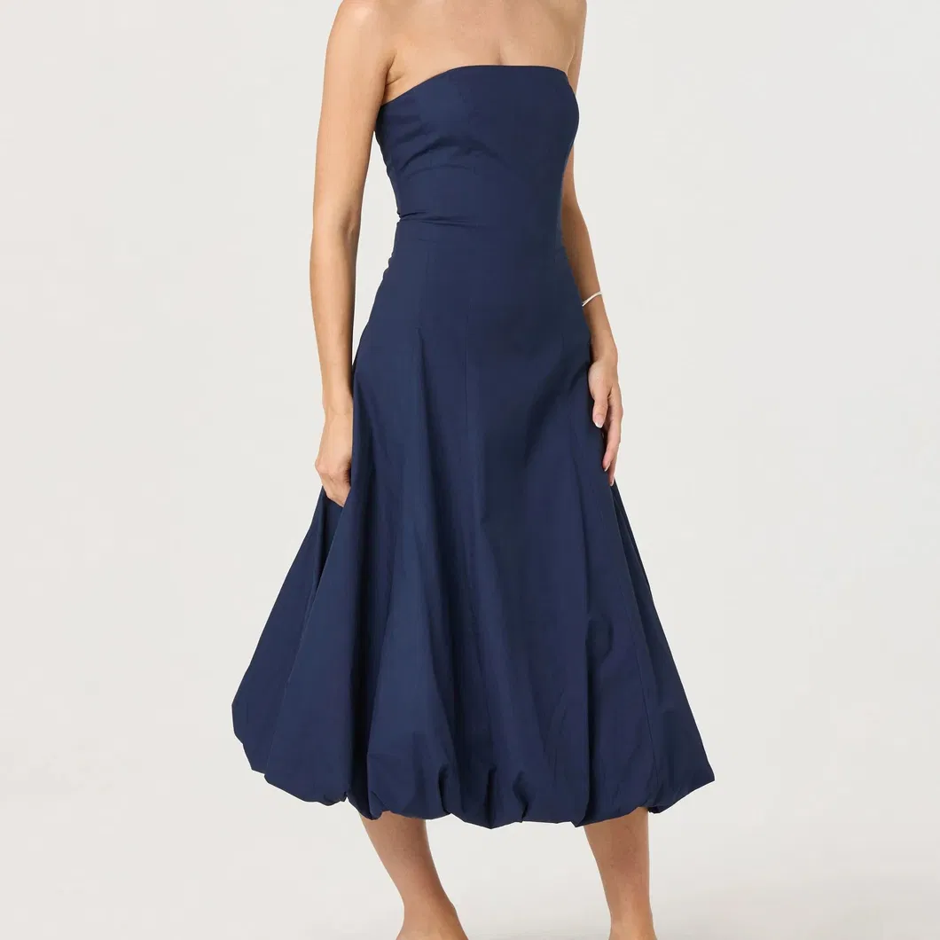 Vestido de noche femenino elegante sin tirantes de cintura ajustada y falda amplia azul oscuro
