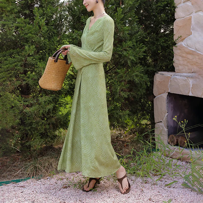 Vestido ajustado de manga larga verde elegante con escote en V para mujeres