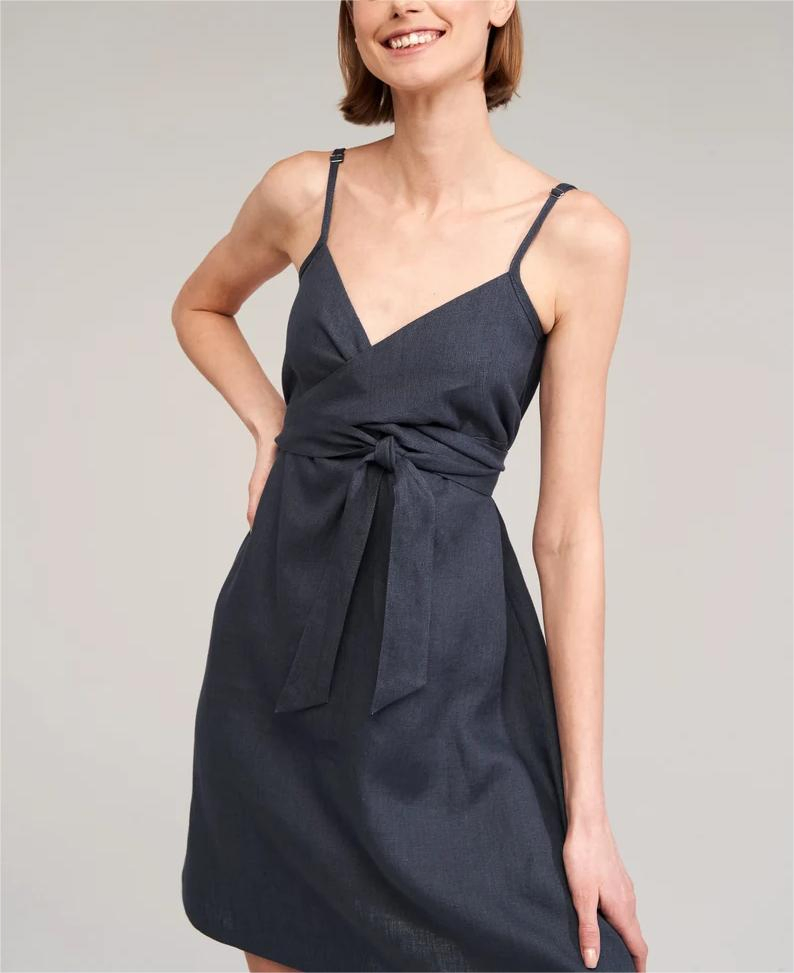 2025summer Vestido de lino negro mini con cuello en V para mujeres en venta caliente