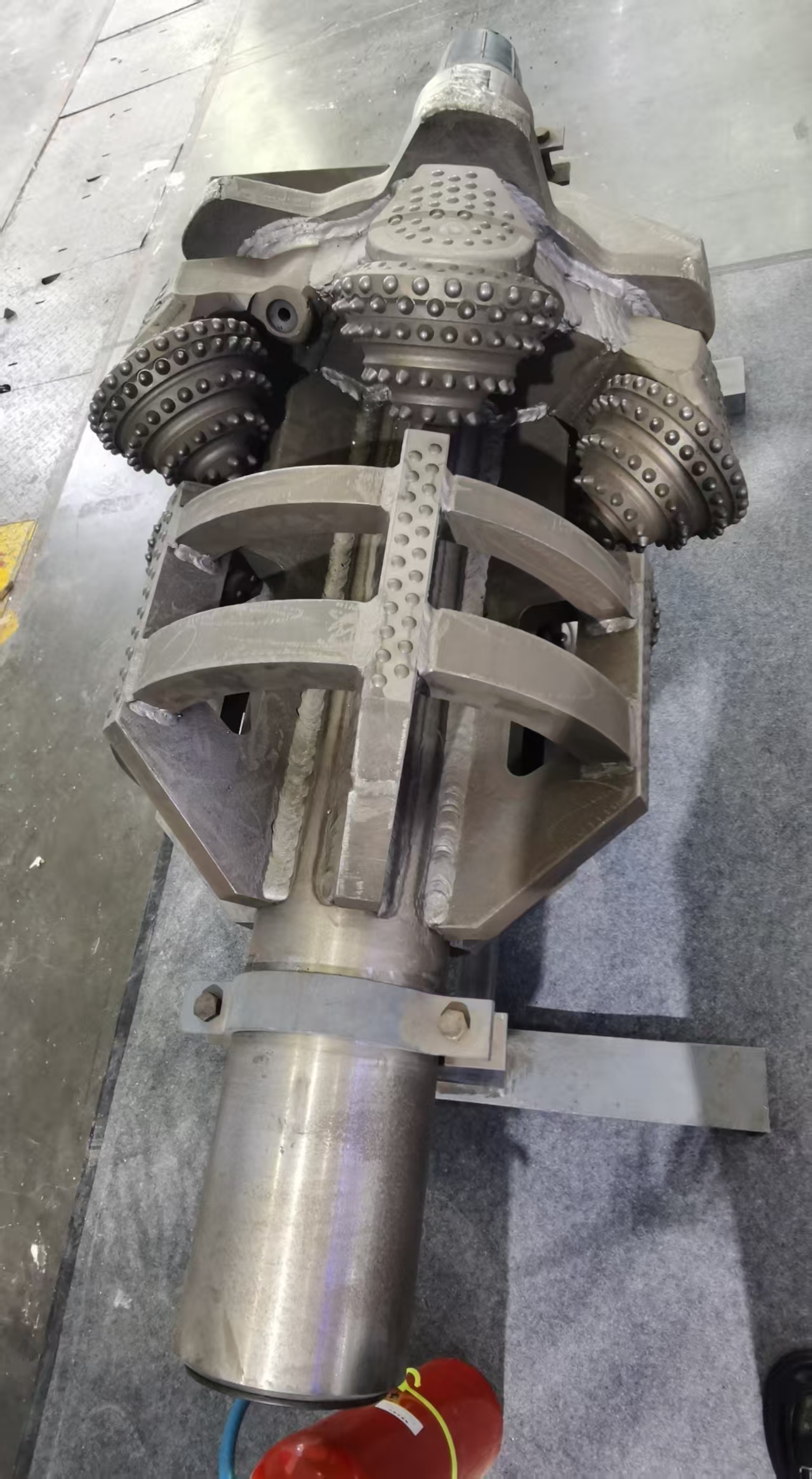 HDD 34inch Rock Reamer Roller Cone Horizontal Directional Drilling Equipment for No-dig Project