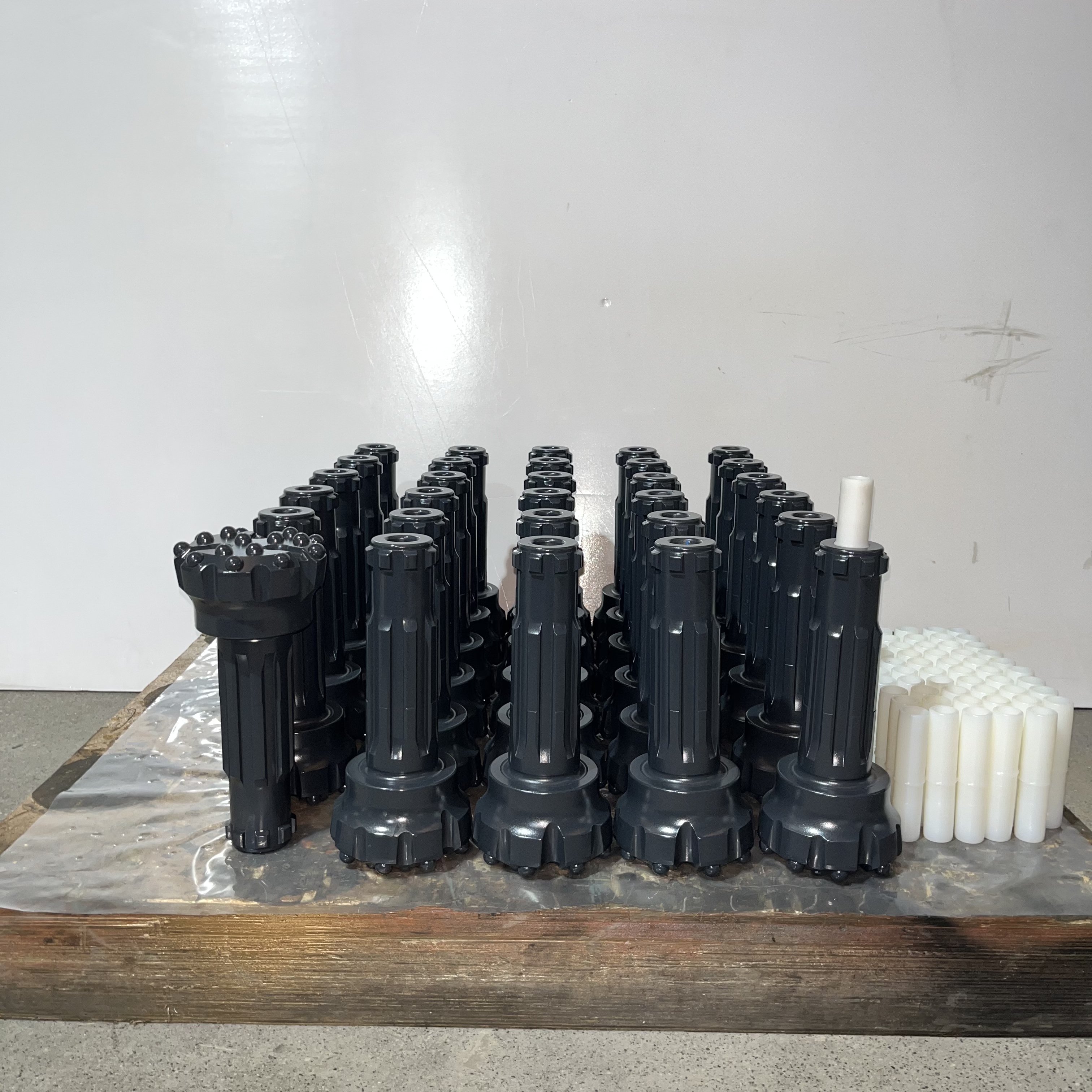 6'' Down-the-Hole Hammer for 152-190mm DTH Drill Bits Customizable Tooth Shape
