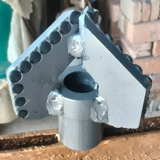 HDD PDC Drag Bit 4 Wing For Horizontal Directional Drilling Various Sizes API Thread OEM Factory Supply