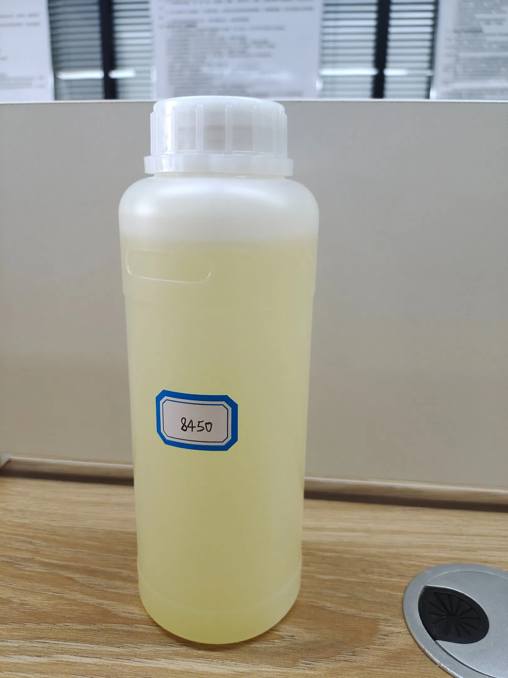 Modified Polyamide Epoxy Hardener Hw-8450s with Good Bonding Force and Excellent Adhesion