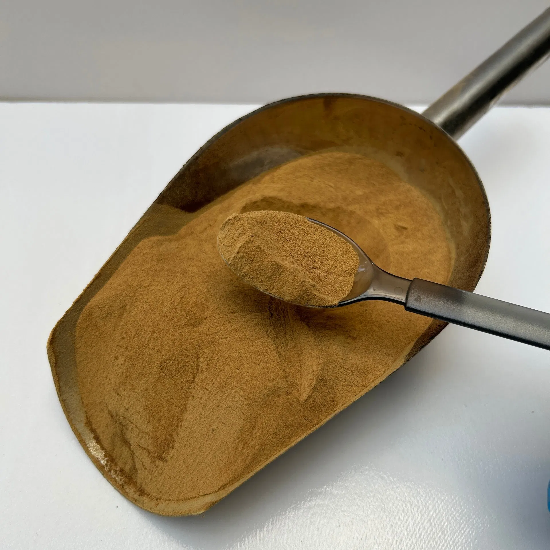 Naphthalene-Based High-Efficiency Water-Reducing Agent Concrete Admixture Has Strong Cohesion