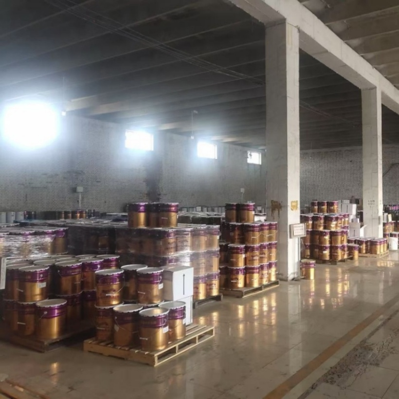 High Quality Self-Leveling Industrial Epoxy Resin Floor Paint Liquid Appearance Garage Based Epoxy Primer Coating