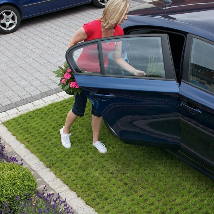 New Materials in Stock 8PCS Plastic Heavy Duty Grass Paver Grid Slope Greening Lawn Grass Planting Grid for Fire Lane