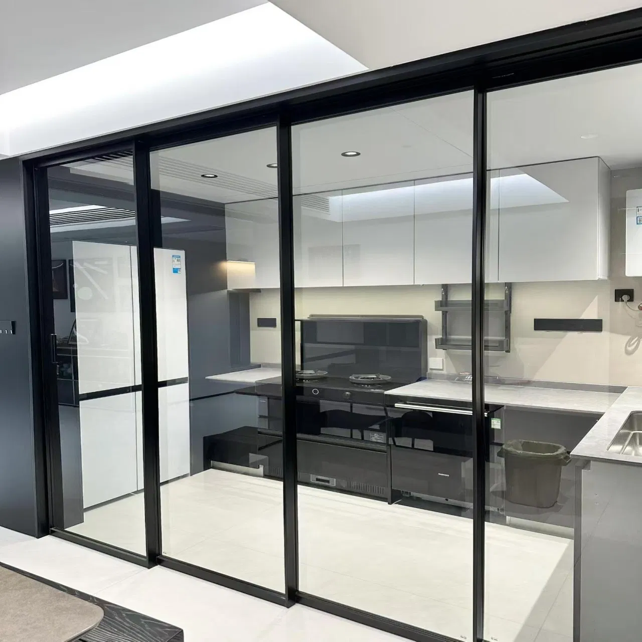 9. High Quality Interior Security Aluminium Sliding Glass Pivot Door Narrow Frame Easy-to-Clean for Living Room