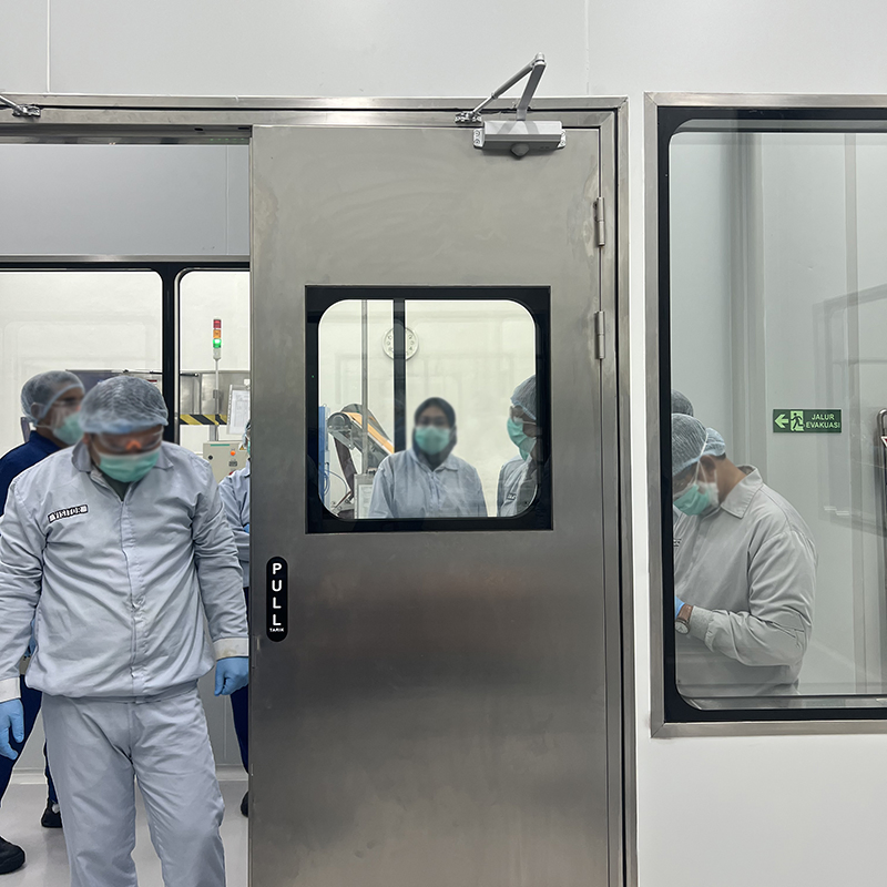 GMP 304 Stainless Metal Iron Galvanized Steel Hygiene Clean Room Flush Swing Entry Fire Security Doors for Interior/Food/Hospital/Pharmaceutical/Laboratory