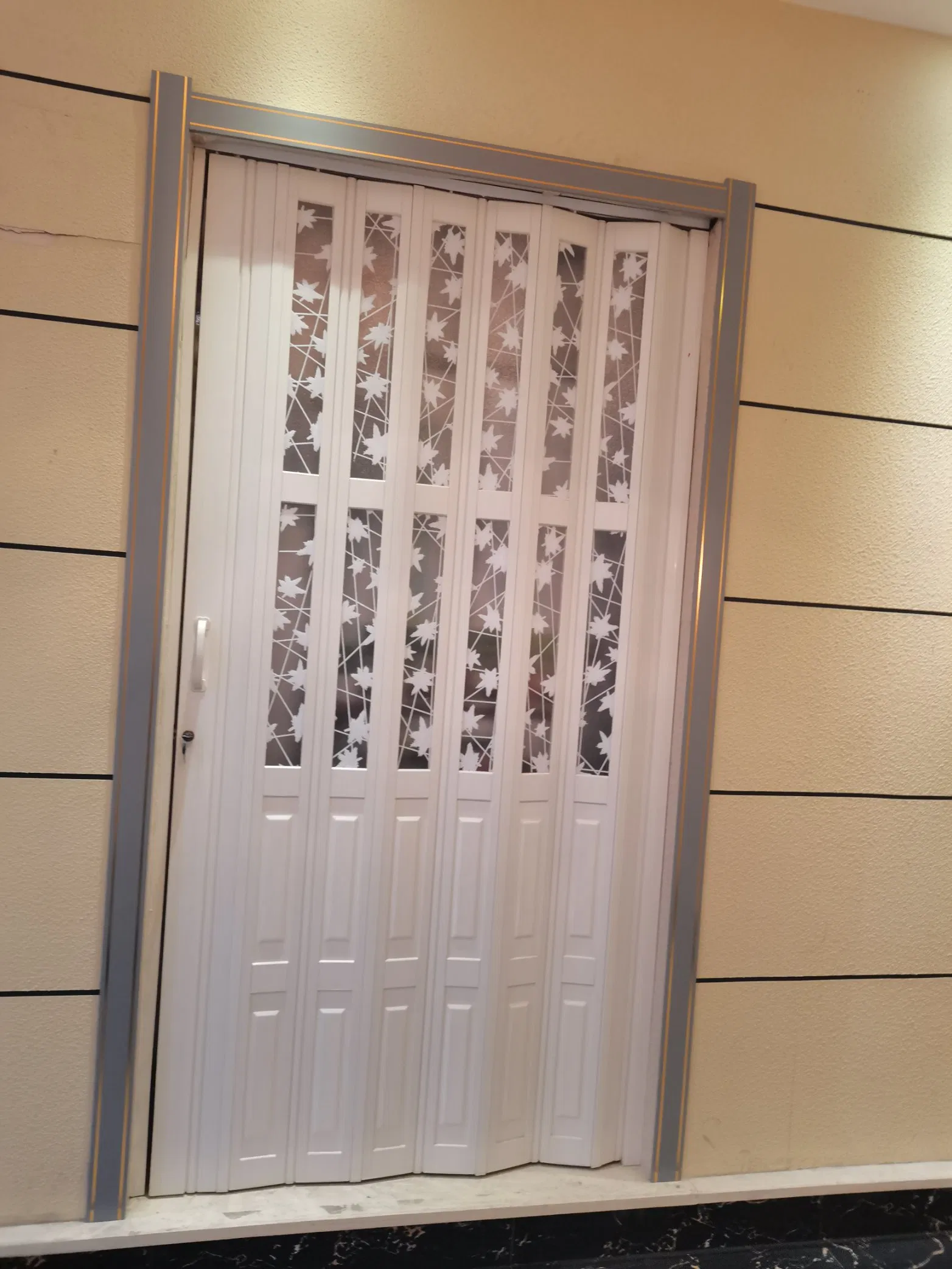 Wholesale Modern PVC Folding Laminated MDF Glass Interior Door